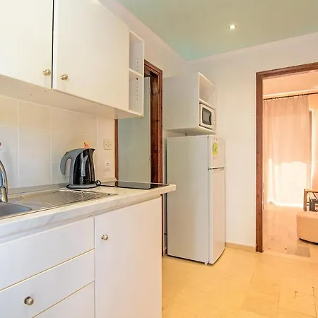 Andromaches Sea View شقة